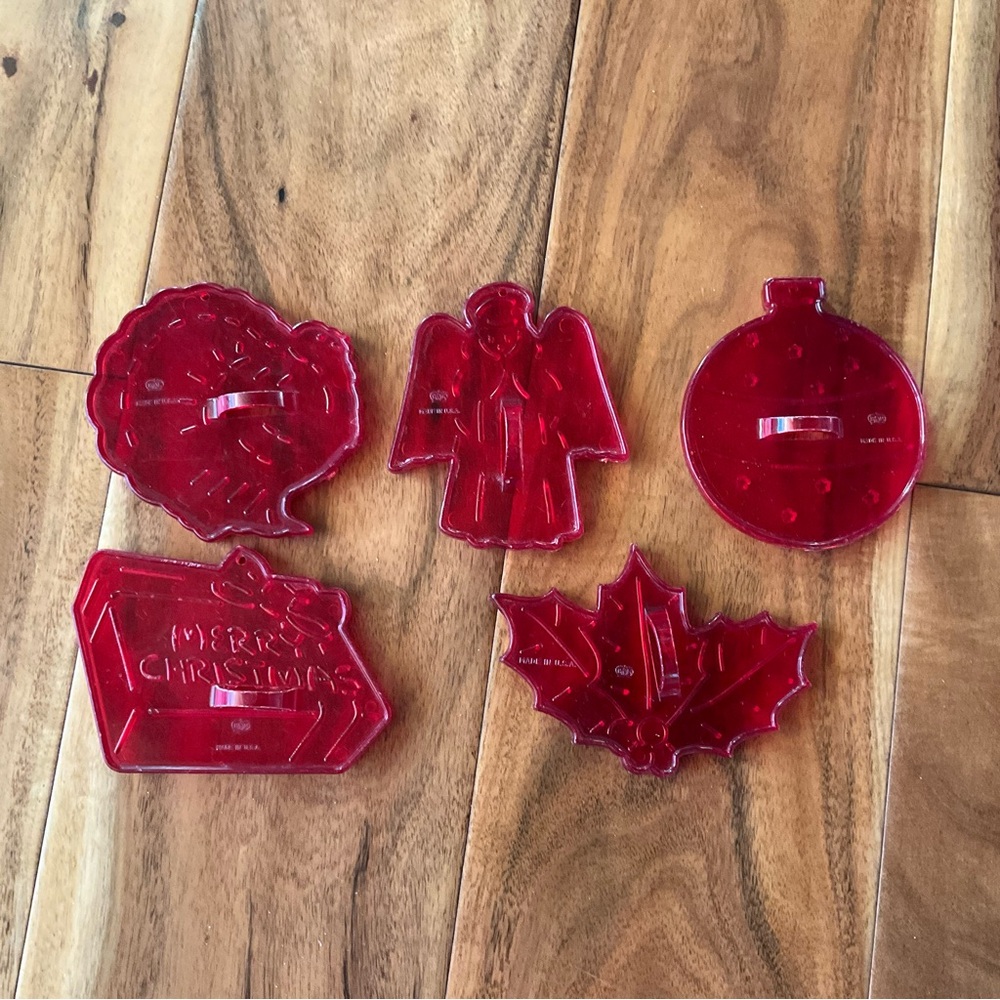 ✔️ Vintage HRM Holiday Cookie  Cutters Set of 5